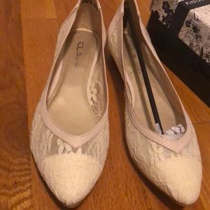 Chinese Laundry Samantha lace Beige flats